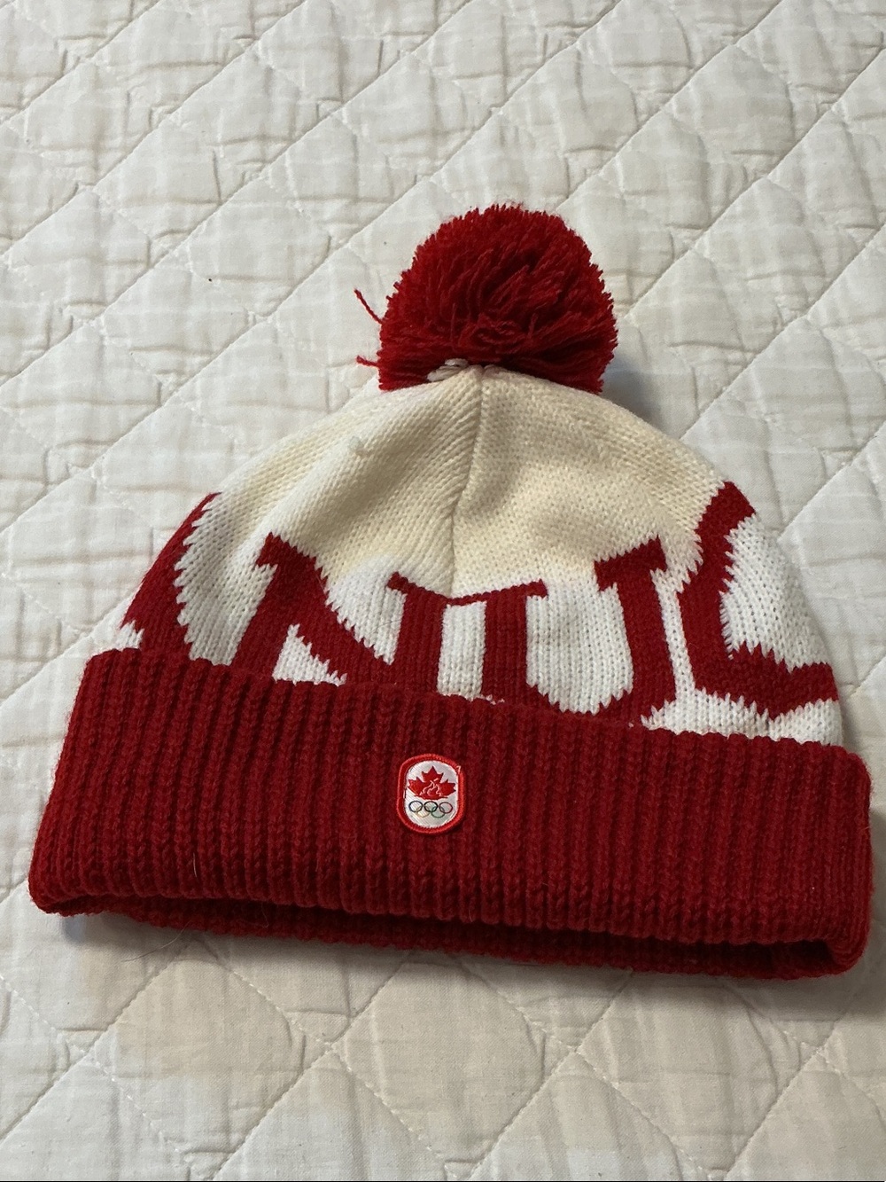 Hudson Bay Canuck hat audit one size